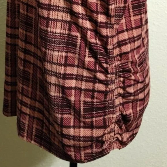 Elle plaid women's XL top and scarf, 2 pc. set. maroon/pink. - Picture 4 of 7